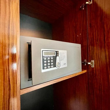 Royal Studio Apartment With A Perfect View - Yamaluxe Βουκουρέστι Εξωτερικό φωτογραφία