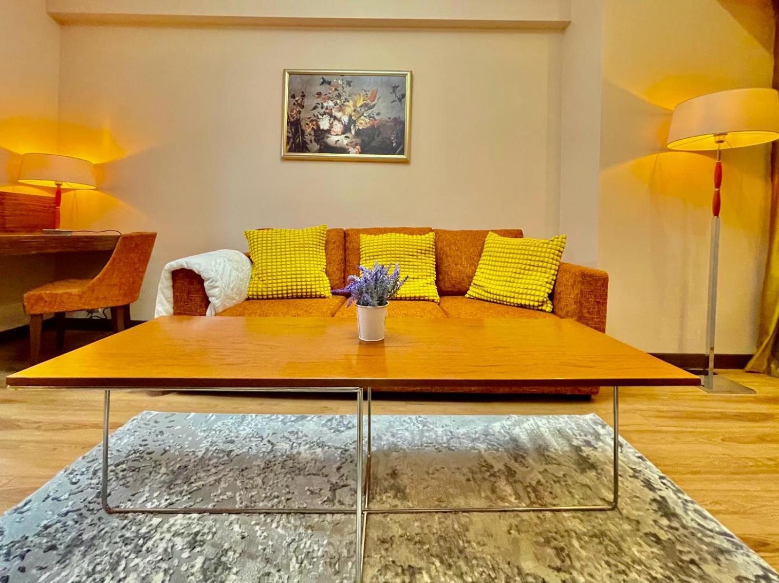 Royal Studio Apartment With A Perfect View - Yamaluxe Βουκουρέστι Εξωτερικό φωτογραφία