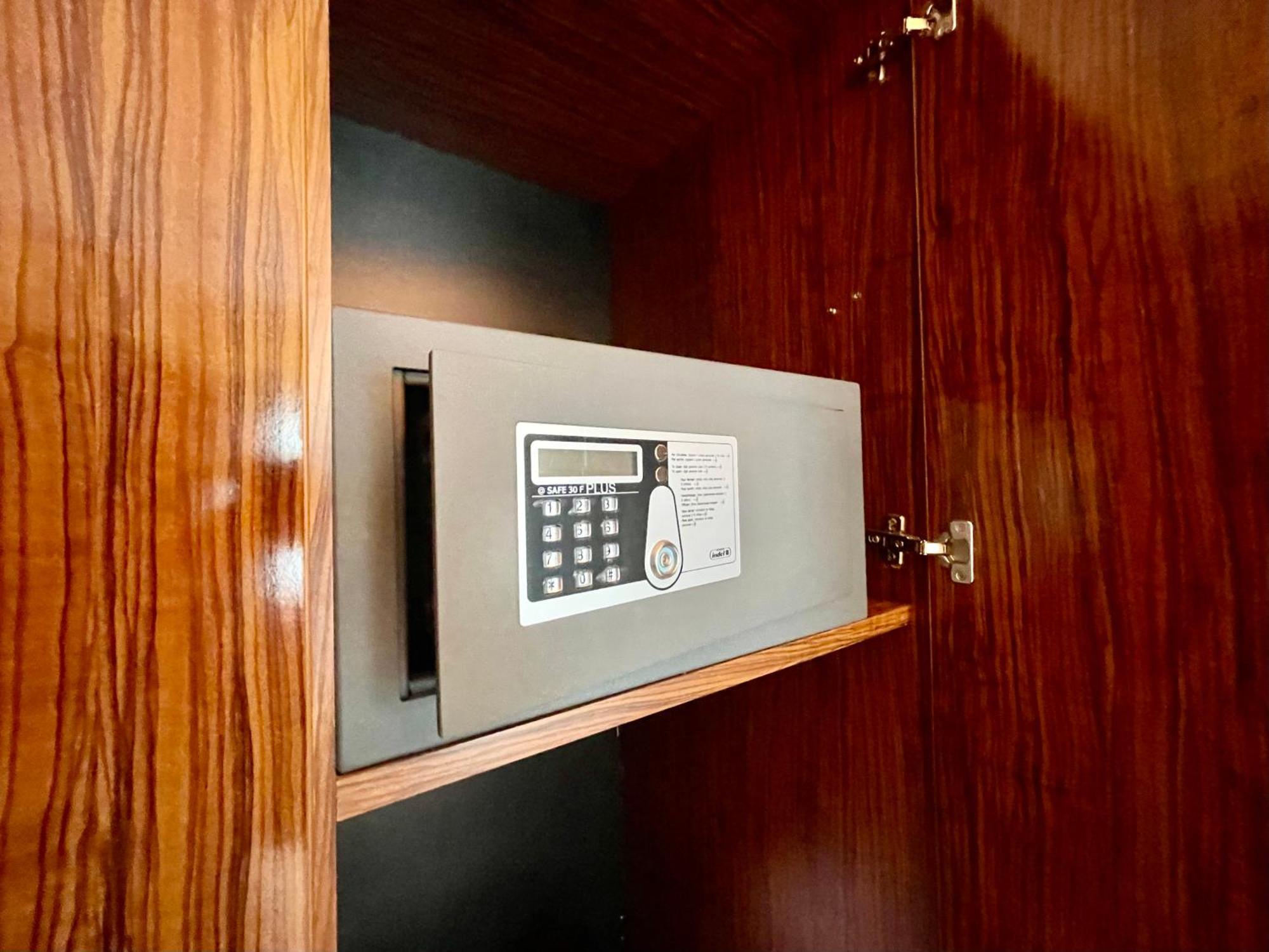 Royal Studio Apartment With A Perfect View - Yamaluxe Βουκουρέστι Εξωτερικό φωτογραφία