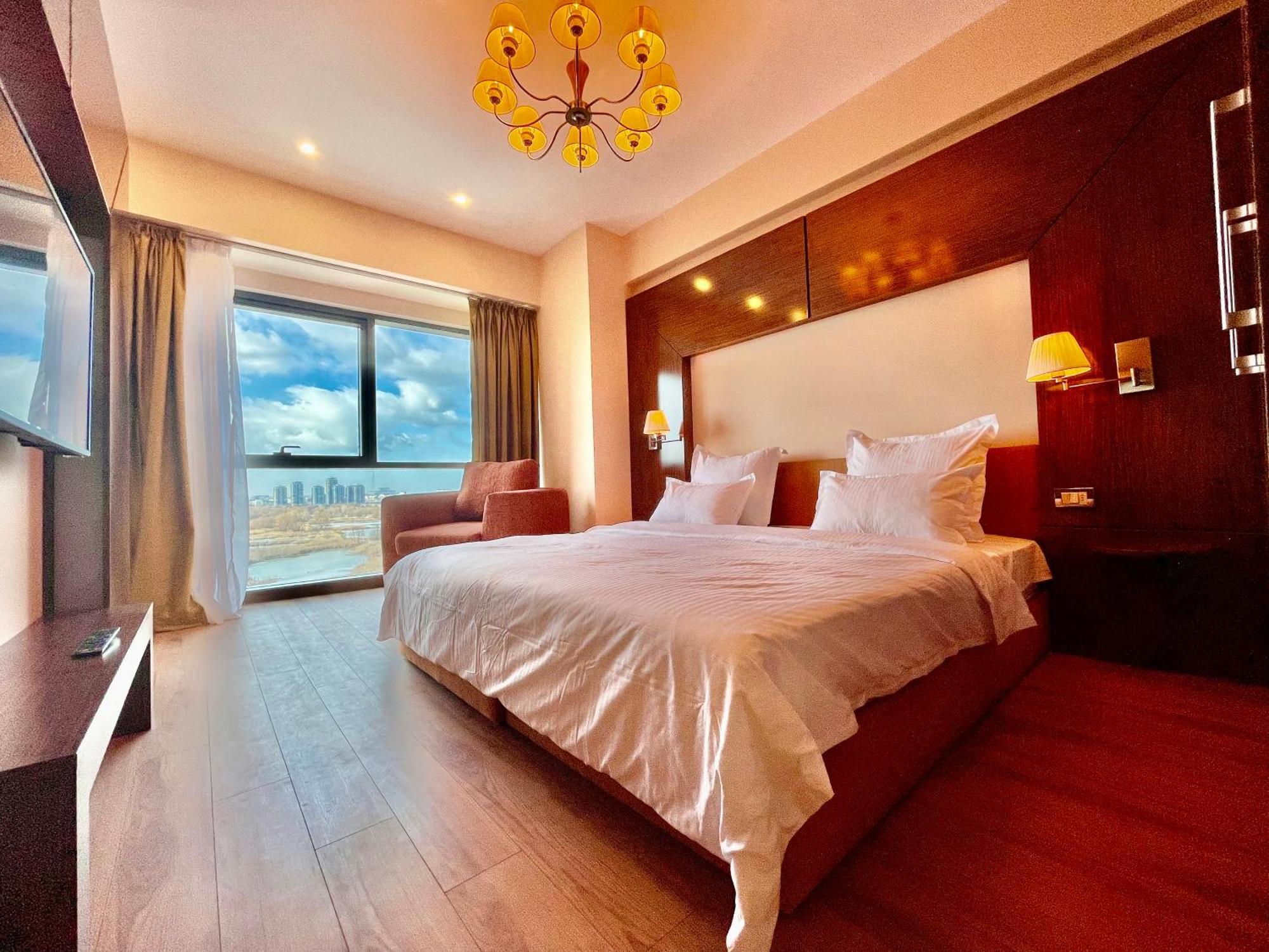 Royal Studio Apartment With A Perfect View - Yamaluxe Βουκουρέστι Εξωτερικό φωτογραφία