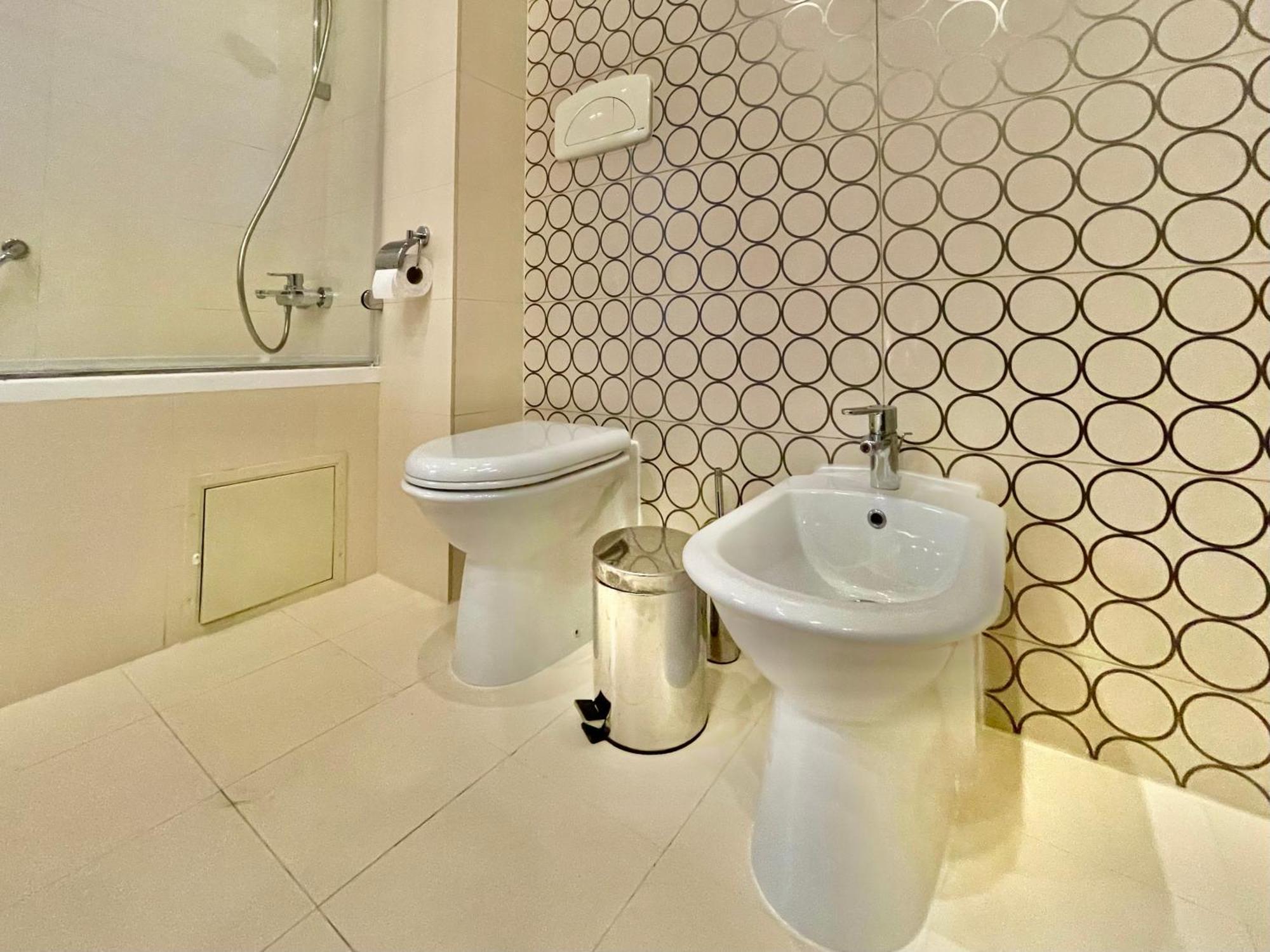 Royal Studio Apartment With A Perfect View - Yamaluxe Βουκουρέστι Εξωτερικό φωτογραφία
